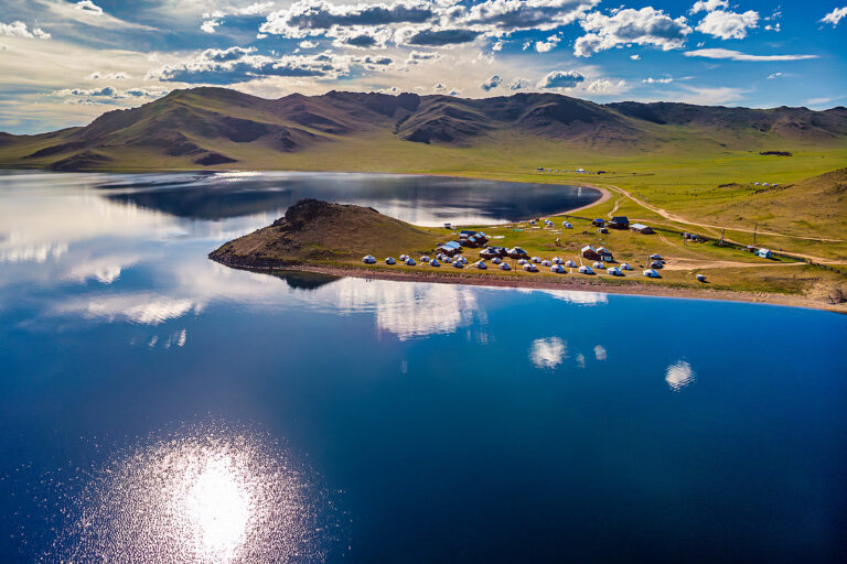 Khorgo-Terkhiin Tsagaan Nuur Nationalpark – Vulkanlandschaft und Naturwunder im Herzen der Mongolei